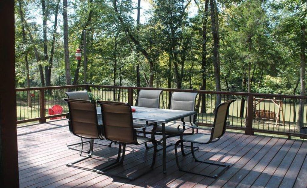 Image 9 of property listing at 871 Riverview Road, Smithville, OK 74957