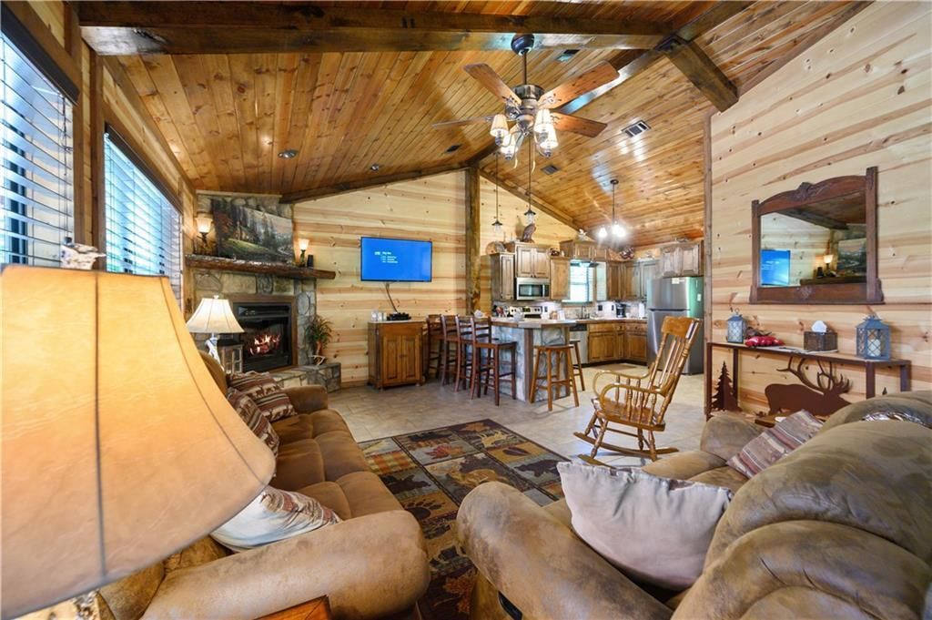 Image 10 of property listing at 871 Riverview Road, Smithville, OK 74957