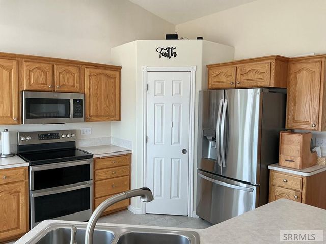 323 N 4200 E, Rigby, ID 83442