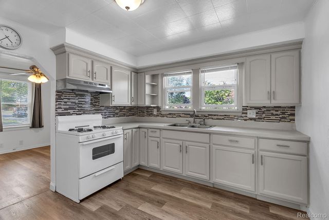 4401 Katherine Street, Dearborn Heights, MI 48125