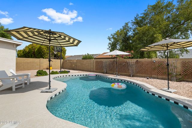 2063 E RANCH Court, Gilbert, AZ 85296