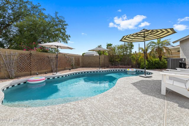 2063 E RANCH Court, Gilbert, AZ 85296