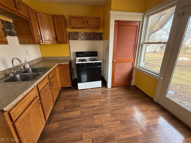 2329 Winfield Way NE, Canton, OH 44705