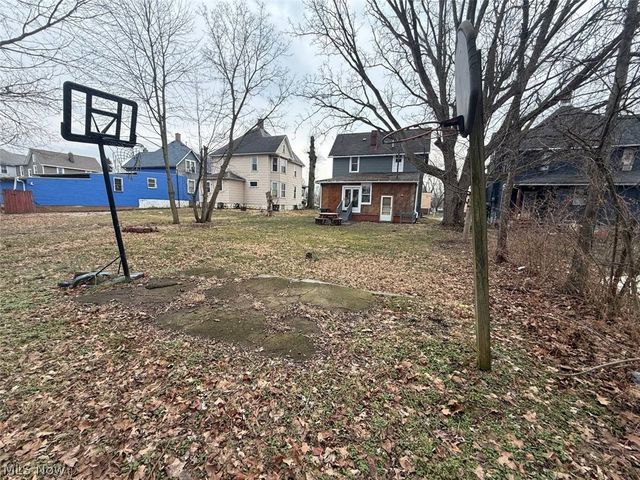 2329 Winfield Way NE, Canton, OH 44705