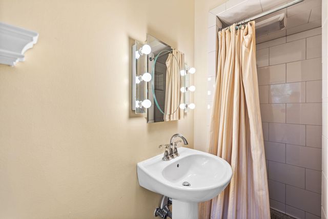 48102 W Mckean Drive, New Buffalo, MI 49117