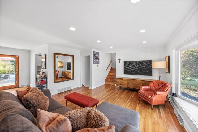 48102 W Mckean Drive, New Buffalo, MI 49117