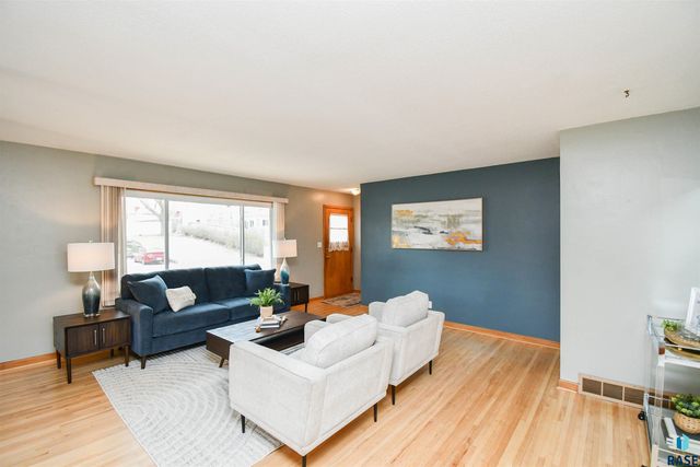 2200 W 28th St Street, Sioux Falls, SD 57105