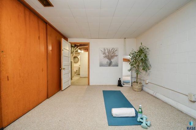 2200 W 28th St Street, Sioux Falls, SD 57105