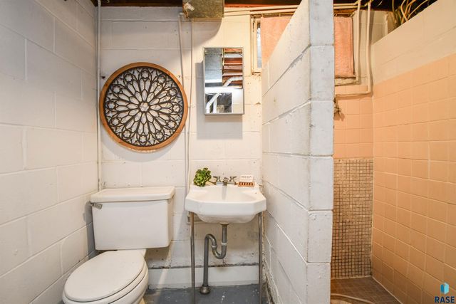 2200 W 28th St Street, Sioux Falls, SD 57105