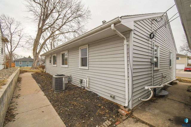 2200 W 28th St Street, Sioux Falls, SD 57105