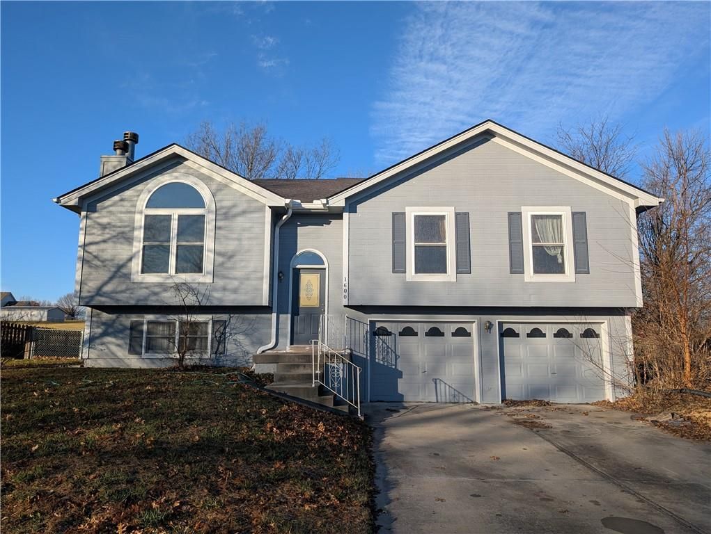 1600 Sunset Drive, Kearney, MO 64060