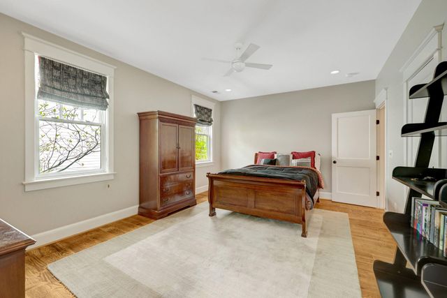 1506 PATHFINDER LN, Mclean, VA 22101