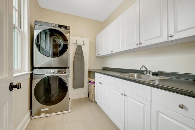 1506 PATHFINDER LN, Mclean, VA 22101