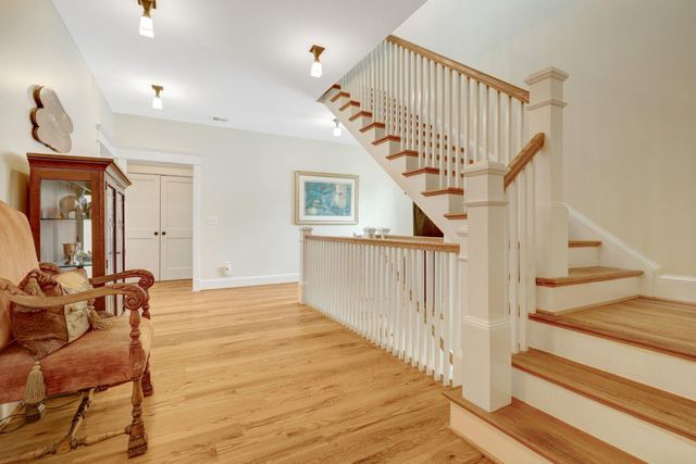 1506 PATHFINDER LN, Mclean, VA 22101