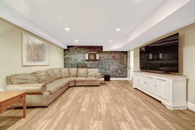 1506 PATHFINDER LN, Mclean, VA 22101