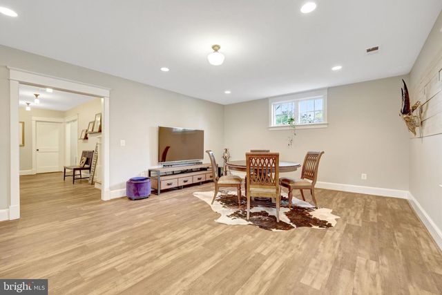 1506 PATHFINDER LN, Mclean, VA 22101
