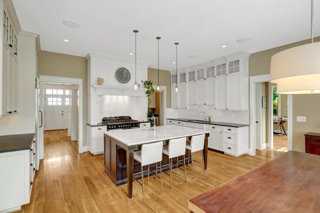 1506 PATHFINDER LN, Mclean, VA 22101