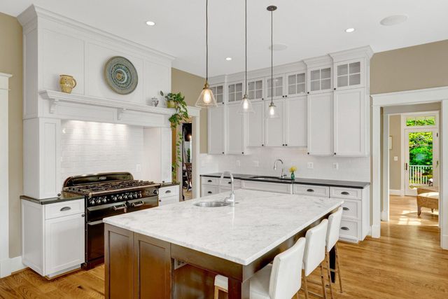1506 PATHFINDER LN, Mclean, VA 22101