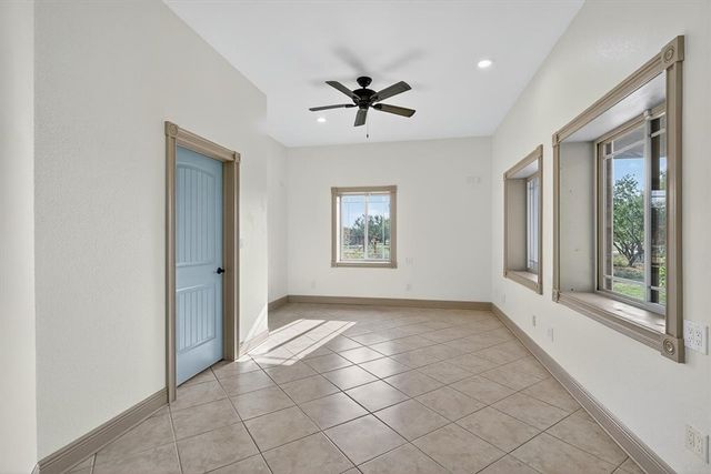 5593 WESTLAKE Dr, Sandia, TX 78383