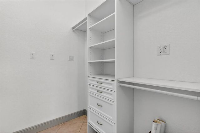 5593 WESTLAKE Dr, Sandia, TX 78383