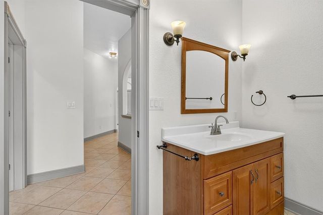 5593 WESTLAKE Dr, Sandia, TX 78383