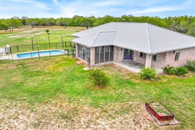 5593 WESTLAKE Dr, Sandia, TX 78383