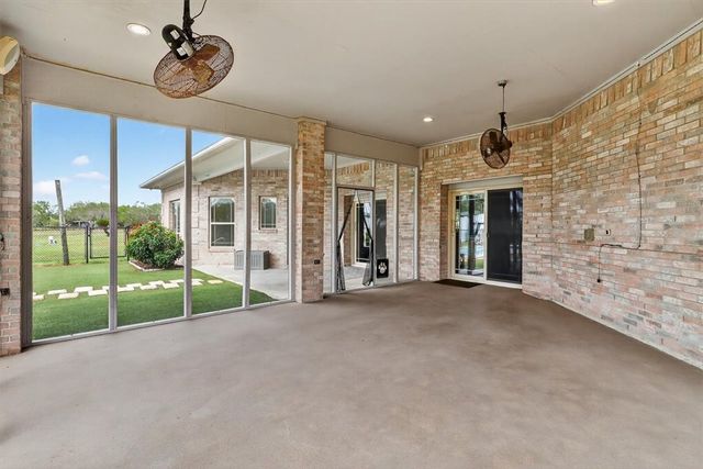 5593 WESTLAKE Dr, Sandia, TX 78383