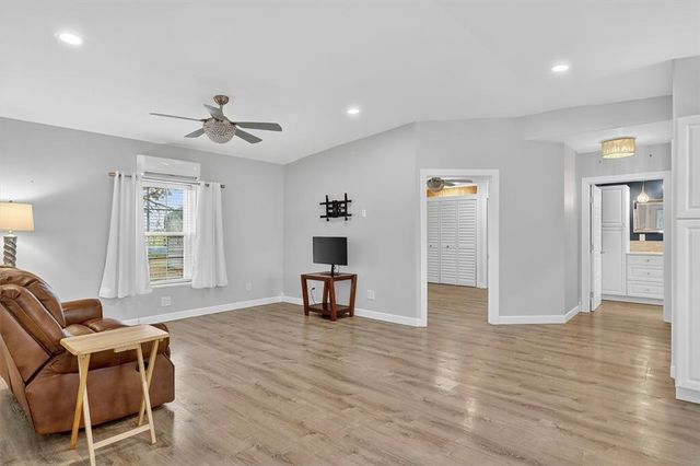 5593 WESTLAKE Dr, Sandia, TX 78383