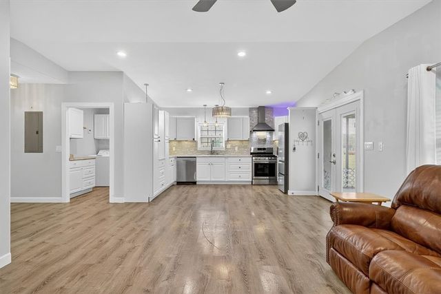 5593 WESTLAKE Dr, Sandia, TX 78383