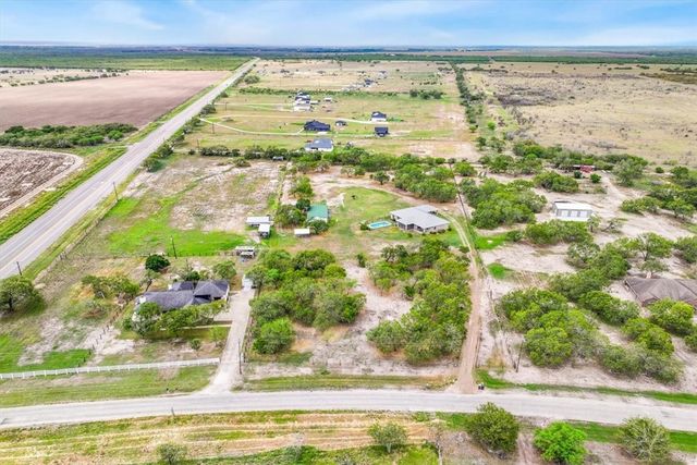 5593 WESTLAKE Dr, Sandia, TX 78383