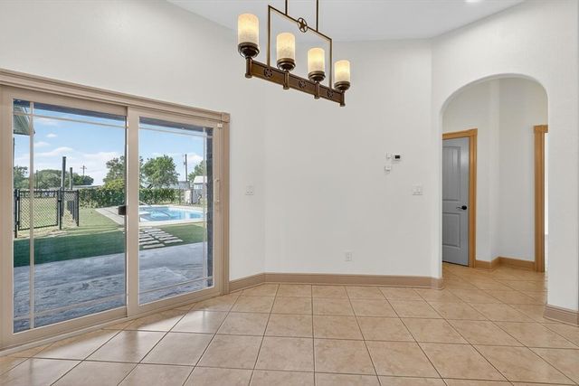 5593 WESTLAKE Dr, Sandia, TX 78383