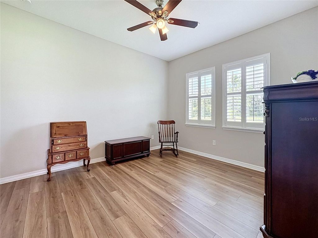 Image 20 of property listing at 16607 2ND AVENUE E, Bradenton, FL 34212