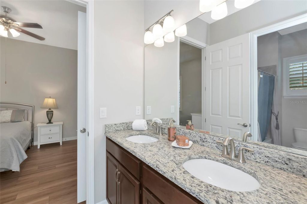 Image 22 of property listing at 16607 2ND AVENUE E, Bradenton, FL 34212
