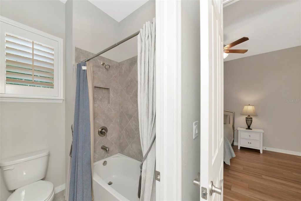 Image 23 of property listing at 16607 2ND AVENUE E, Bradenton, FL 34212