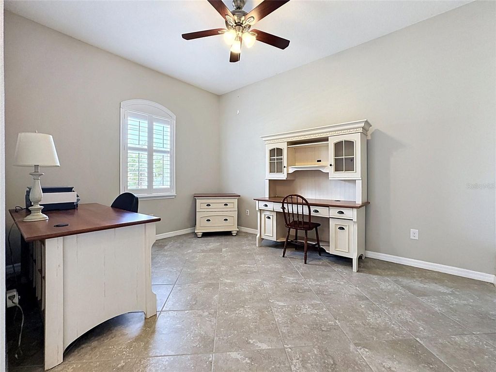 Image 25 of property listing at 16607 2ND AVENUE E, Bradenton, FL 34212