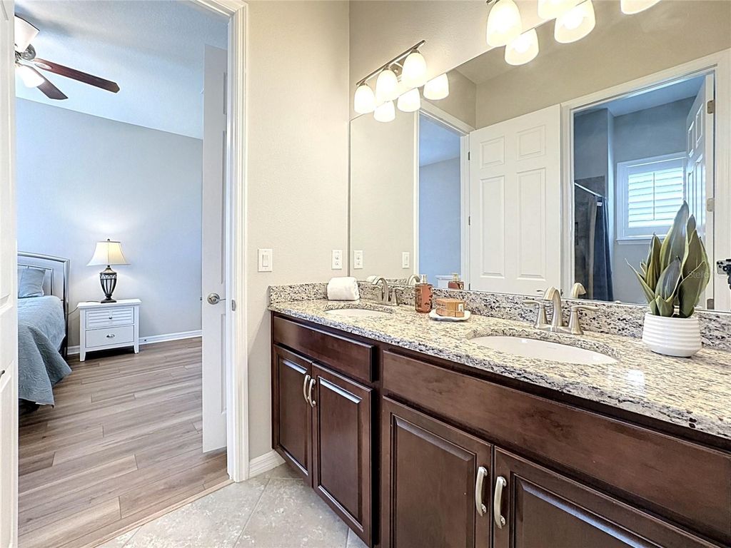 Image 26 of property listing at 16607 2ND AVENUE E, Bradenton, FL 34212