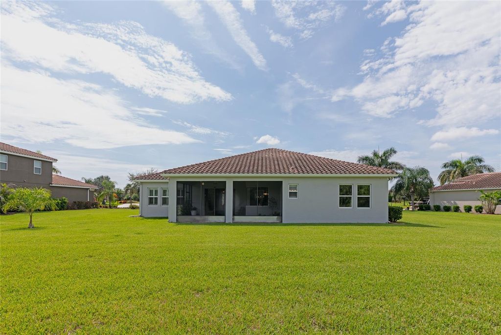 Image 45 of property listing at 16607 2ND AVENUE E, Bradenton, FL 34212