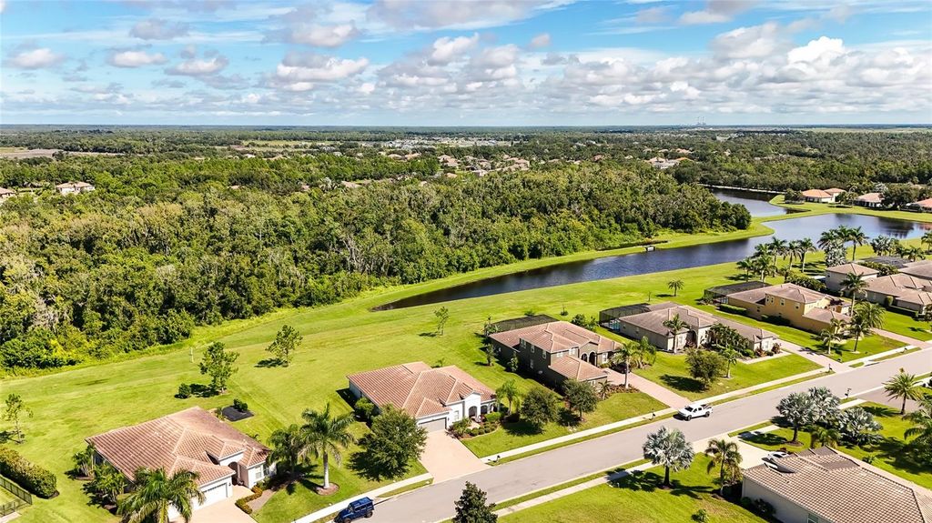 Image 47 of property listing at 16607 2ND AVENUE E, Bradenton, FL 34212