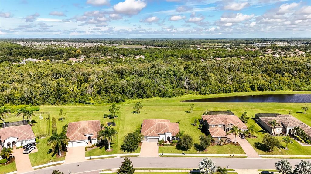 Image 48 of property listing at 16607 2ND AVENUE E, Bradenton, FL 34212