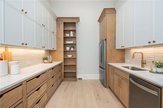 205 Shady Grove Lane, Alpharetta, GA 30009