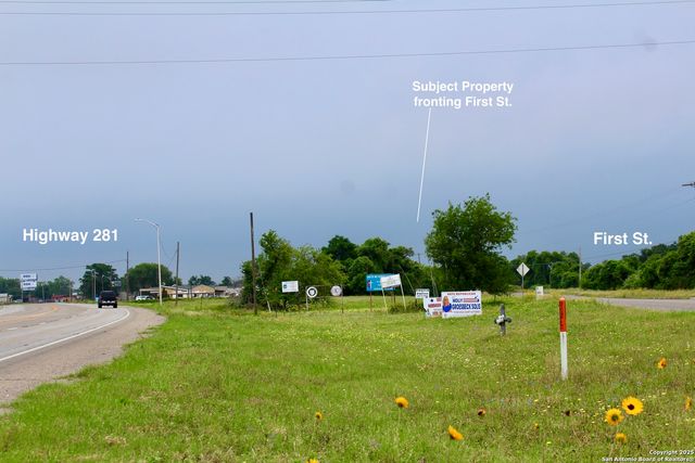 1617 First St., Pleasanton, TX 78064