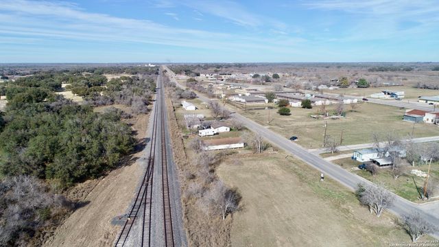 1617 First St., Pleasanton, TX 78064