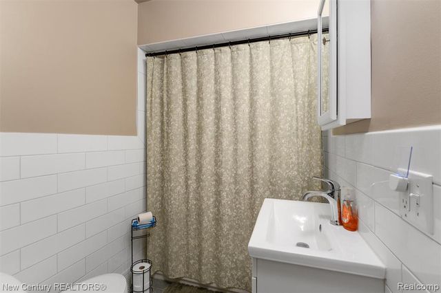 5763 Graves Street, Waterford, MI 48327