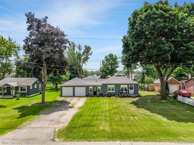 5763 Graves Street, Waterford, MI 48327