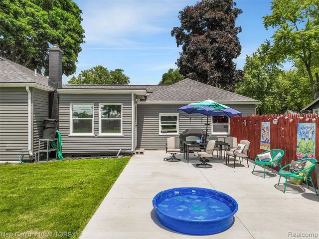 5763 Graves Street, Waterford, MI 48327