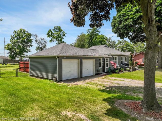 5763 Graves Street, Waterford, MI 48327