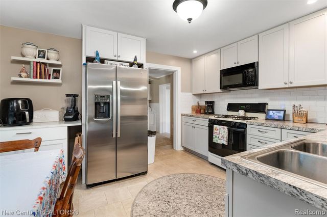 5763 Graves Street, Waterford, MI 48327