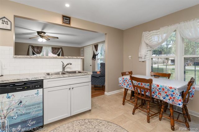 5763 Graves Street, Waterford, MI 48327