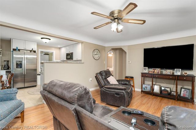 5763 Graves Street, Waterford, MI 48327