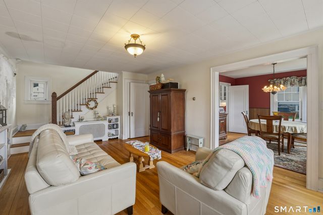 29 Wayland Avenue, Waterbury, CT 06708